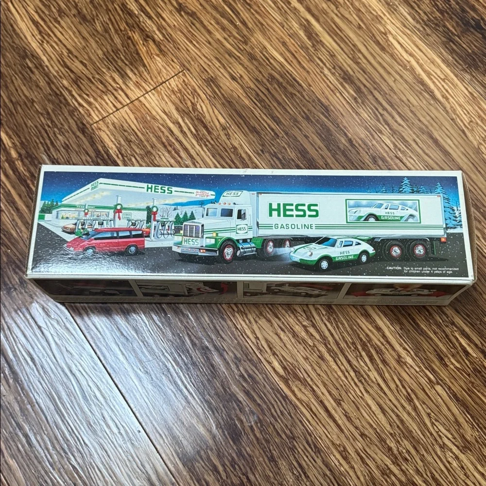 Vintage Hess 1992 18 Wheeler and Racer collectible toy new in box